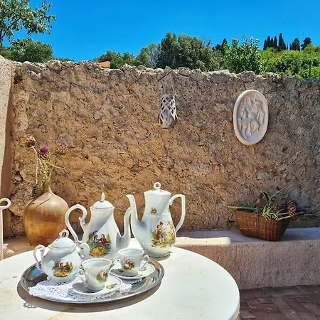 Rustical - Terra Arhaica * Jelsa (Hvar)